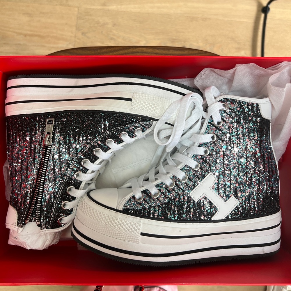 IIJIN glittering Hi top sneaker with inner height 4 inches